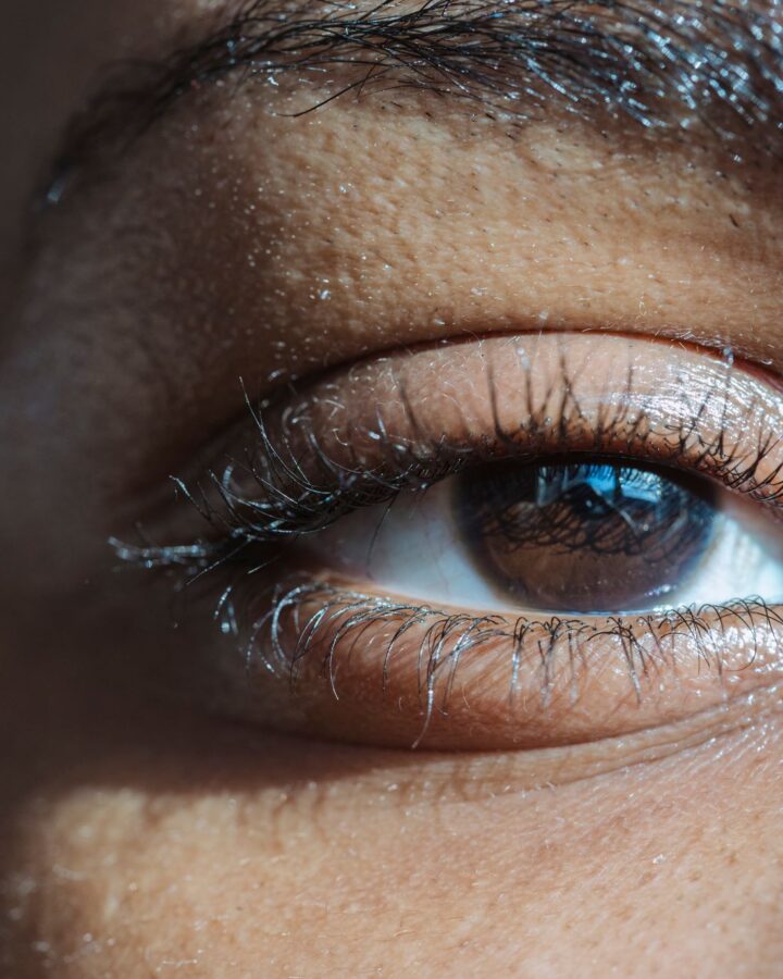 Mirada definida — micropigmentación de ojos (eyeliner)