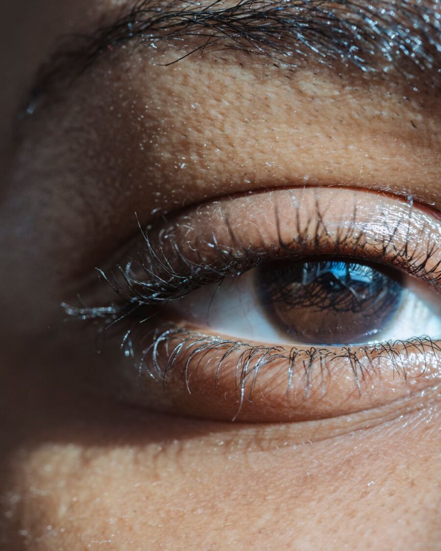 Mirada definida — micropigmentación de ojos (eyeliner)